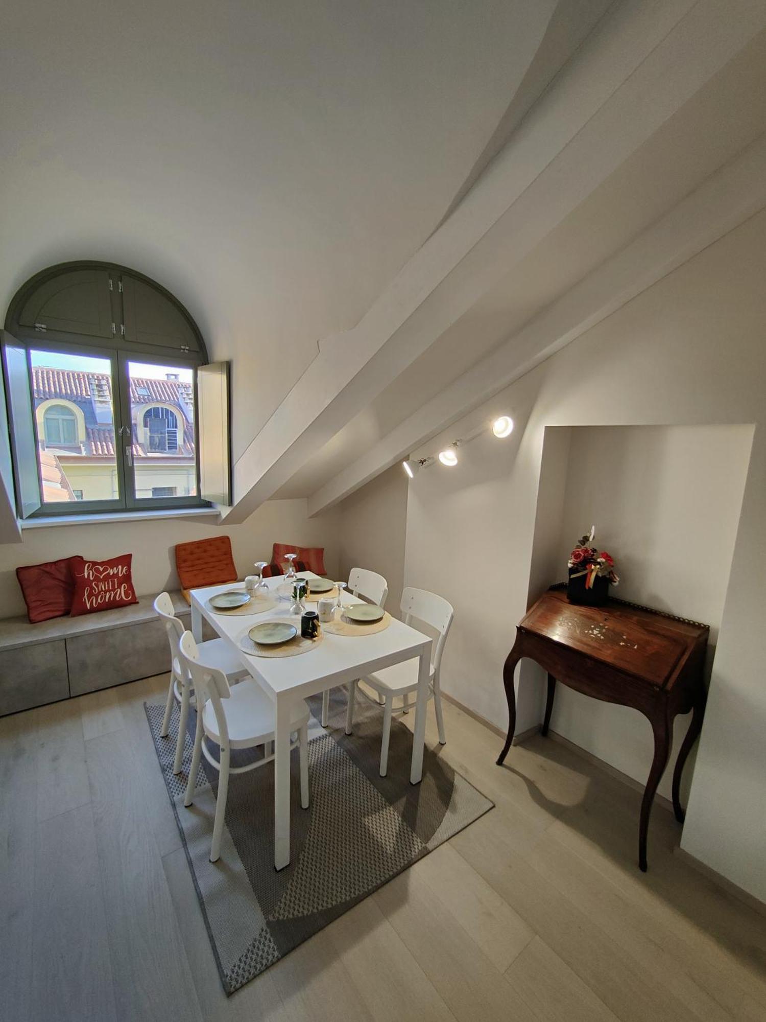 Mansarda Luxury: Lagrange Centro Apartamento Turim Exterior foto